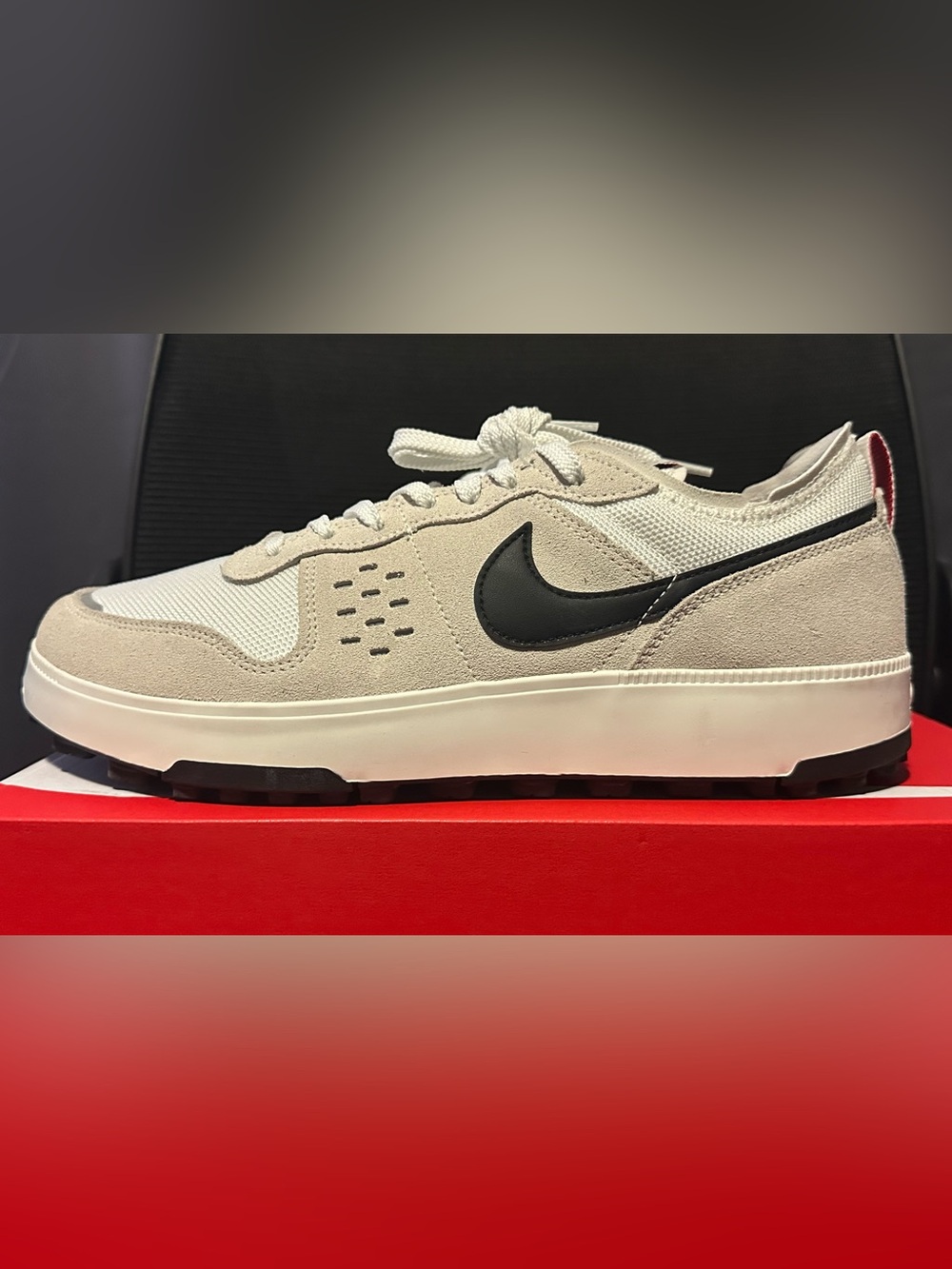 Nike C1TY Men’s Sneaker, size 11.5, summit white/black-fire red - Picture 4 of 8
